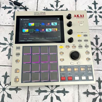 Akai MPC One Standalone MIDI Sequencer Retro Edition image 2
