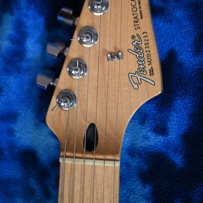 Fender Standard Stratocaster - MIM - 2002 - Sunburst - w/ Gig Bag image 15