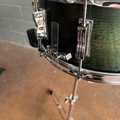 Ludwig Classic Oak 6.5x14" Snare Drum in Green Burst image 4