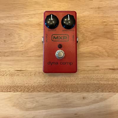 MXR M102 Dyna Comp 1995 - Present - Red image 2