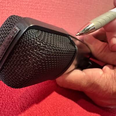 Sennheiser MD 421U Supercardioid Dynamic Microphone - Black image 3