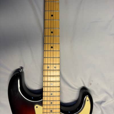 Fender American Deluxe Stratocaster with Maple Fretboard 2011 - 2015 - 3-Color Sunburst with Fender hard case image 6