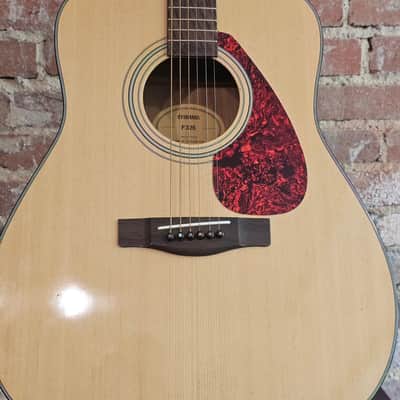Yamaha F335 Dreadnought Acoustic Guitar 2010s - Natural image 2