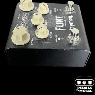 Strymon Flint Reverb and Tremolo V2 2012 - 2022 - Black with White Knobs - X17291 image 4