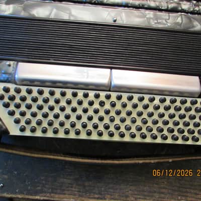 Crucianelli, accordion ,LMH,3/4 reeds,19" KB,7 treble registers,2 bass registers image 7