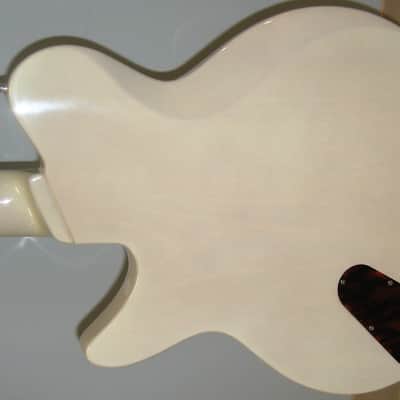 Eastman Juliet Solidbody Electric Guitar with Gig Bag 2024 - Pomona Blonde image 6