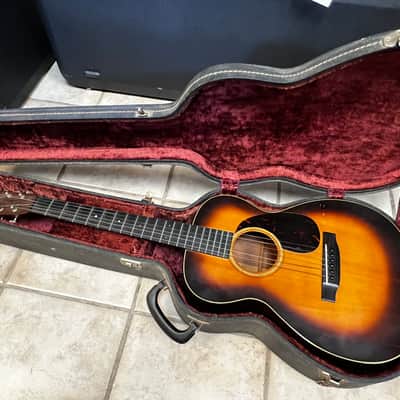 1933 CF Martin 0-18 Parlor Guitar Sunburst w case image 15