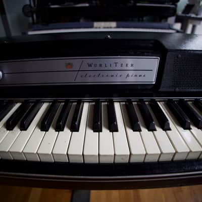 Wurlitzer 200A 64-Key Electric Piano 1974 - 1983 - Black image 2