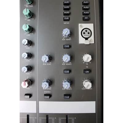 Yamaha MC802 Analog Audio Mixer | Reverb