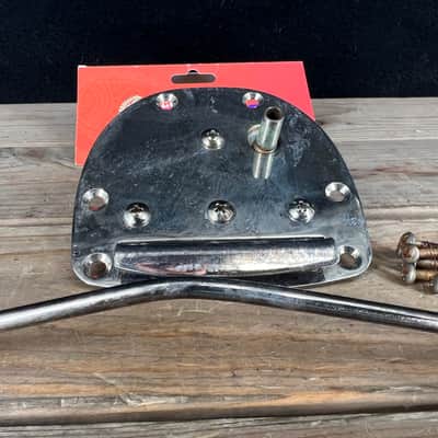 Real Life Relics Fender® Style Jaguar® Jazzmaster® Tremolo Unit W Arm - DS4 image 1