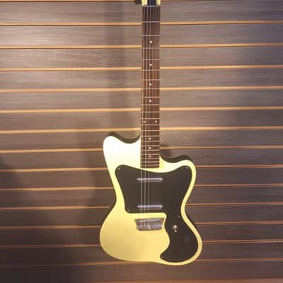 Danelectro DANO 67 Early 2020s - Yellow Gloss - Twin Lipstick Pickups - Vintage-Inspired Offset - Alder body and Maple Neck - Professional Set Up image 11