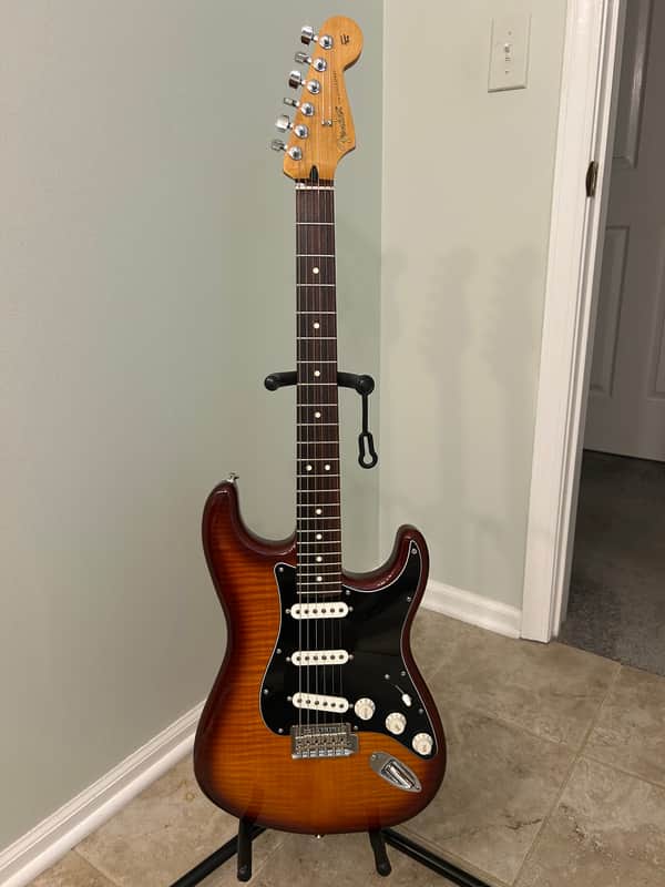 Fender Player Plus Top Stratocaster 2021 - Sunburst