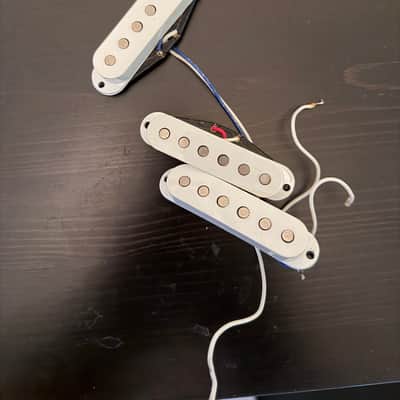 Fender American Standard Stratocaster Pickups 1999 - Parchment image 1