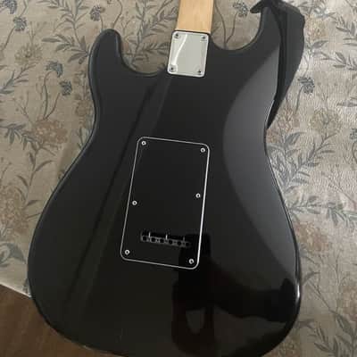 Fender Standard Stratocaster HSS - Black image 2