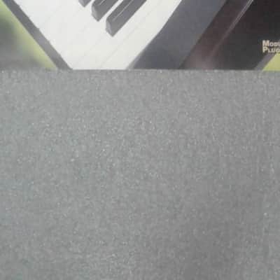 Yamaha S90 rare new brochure, printed in Japan