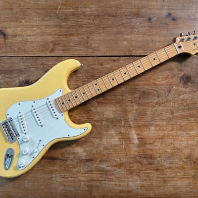 Fender Stratocaster player series 2018 - Butter cream image 2