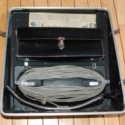 Vintage '60s Ampli-Vox Roving Rostrum Portable Amplifier & Astatic Mic image 4