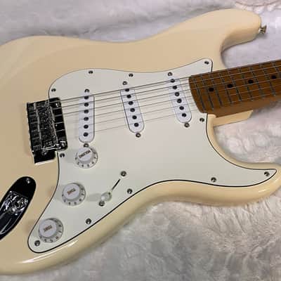 NEW! Fender Limited Edition Independent Dealer Exclusive II Player Stratocaster - Roasted Maple Neck - Olympic White - 7.8lbs - Authorized Dealer - G07153 image 3