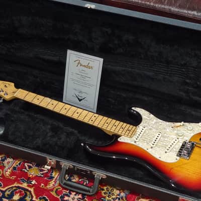 2000 Fender Custom Shop Classic Stratocaster 3-Tone Sunburst Birdseye Maple Neck image 12