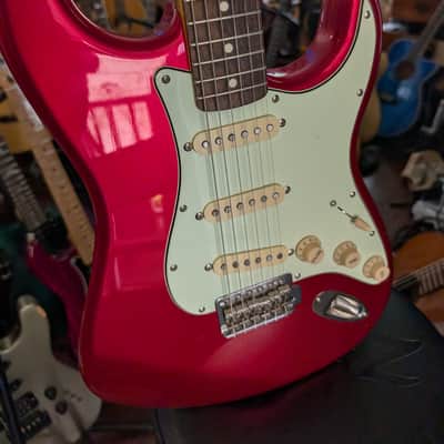 Squier Classic Vibe 60s Stratocaster Candy Apple Red image 3