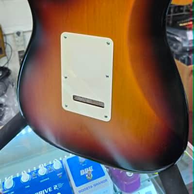 Fender 60th Anniversary Highway One Strat 2006 - Sunburst image 6