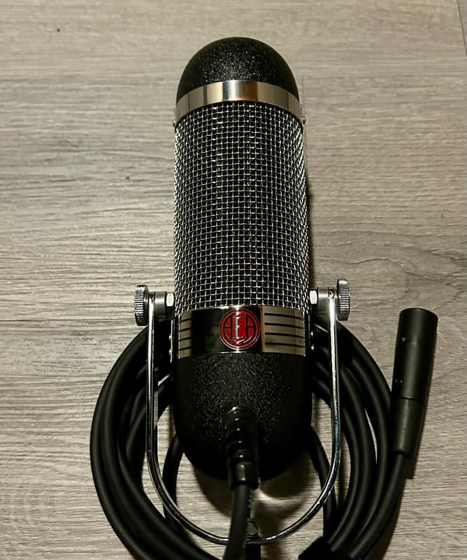AEA R84 Ribbon Microphone 2003 - Present - Black