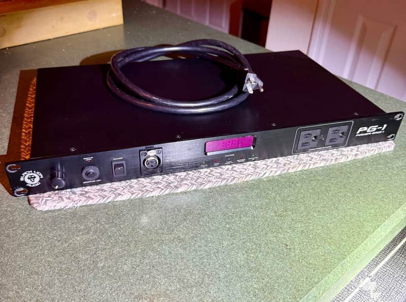 Black Lion Audio PG-1 Power Grid 2010s - Black image 1