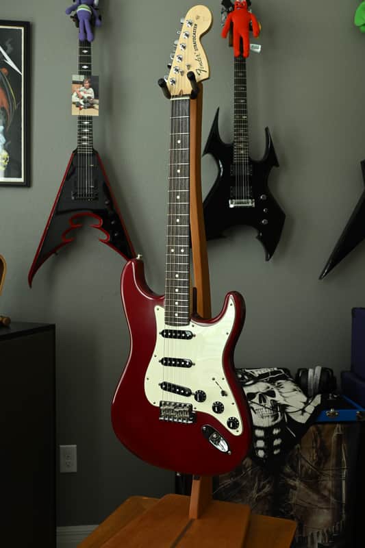 Fender Highway One Stratocaster 2006 - 2009 - Midnight Wine Transparent image 1