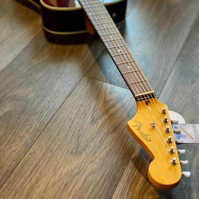 Fender Alkaline Trio Malibu Mahogany in Natural image 4