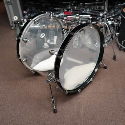 DW Design Series 22'' Clear Acrylic 18x22" Bass Drum w/ No-Mount Bild 4