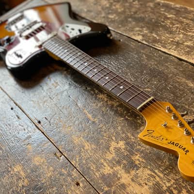Fender Japan Jaguar 1966 Reissue P-Serial CIJ 1999-02 Alder Three Tone Sunburst image 9