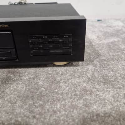 Akai AT-30 - Digital Synthesizer Tuner - Black - Excellent image 3