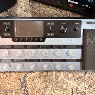 Line 6 Helix Floor Limited Edition 2019 - Space Gray with Backpack Case image 2