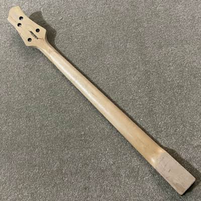 Tagima Millenium 4 String Bass Maple Neck, Rosewood 24 Frets Fingerboard image 2