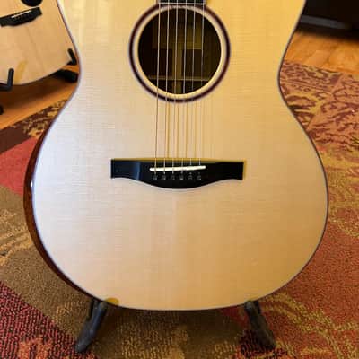 Eastman AC522CE  Natural image 5