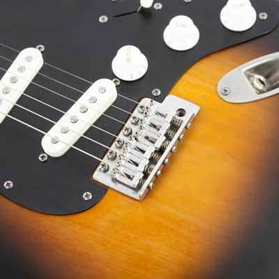 Squier 40th Anniversary Vintage Edition Stratocaster 2022 Satin Wide 2-Colour Sunburst image 11