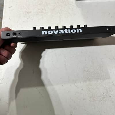 Novation Launchkey Mini MKIII MIDI Keyboard Controller 2019 - Present - Black image 2