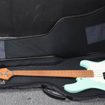 Sandberg Cal. Vs (Lionel) Short Scale Bass, Surf Green/Roasted Maple *On Order, ETA May 2026 image 7