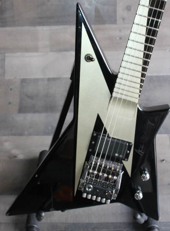 Washburn Ace Frehley AF-40 V Lightning Bolt Very Rare Guitar 1986 Black/White image 1