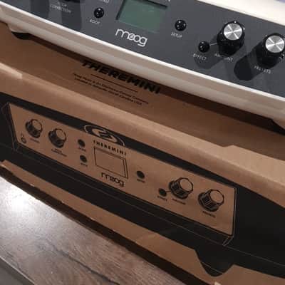Moog Theremini Theremin 2018 - Present - White image 2