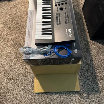 Akai MPC Key 61 Standalone Workstation Synthesizer 2024 - Present - Black image 2