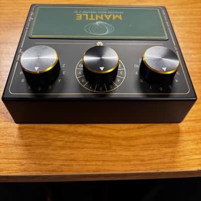 Walrus Audio Mantle Analog Bass Preamp / DI 2026 - Present - Black / Green image 4