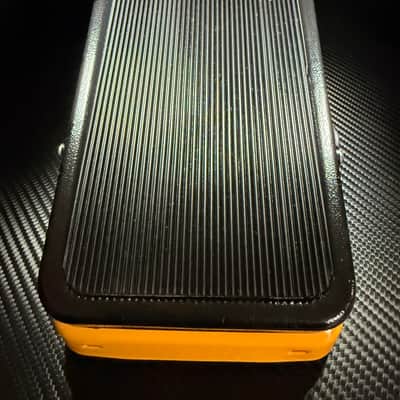 Colorsound Wah-Fuzz-Swell 1990s, United Kingdom - Yellow, Runs on Motorola BCI-84-LC-M728 Transistor image 3