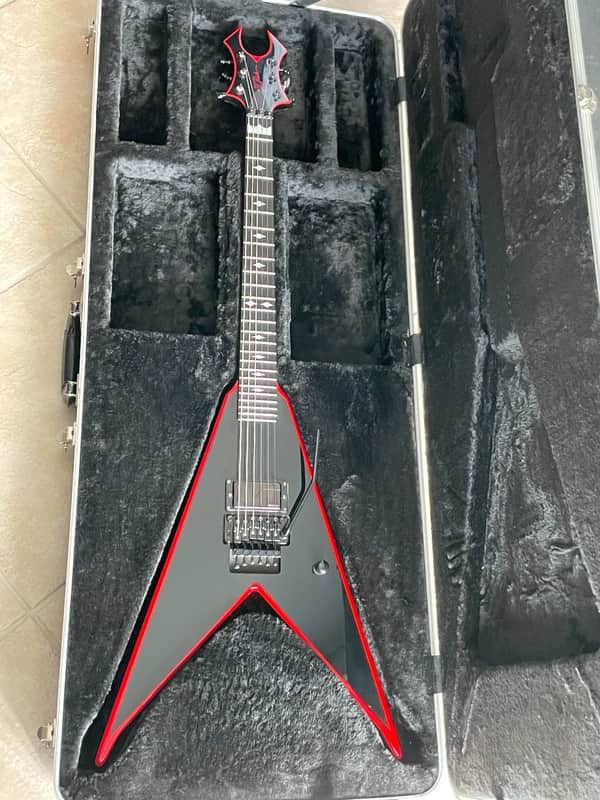 B.C. Rich Jr. V Icon Pat O'Brien Signature Electric Guitar *RARE