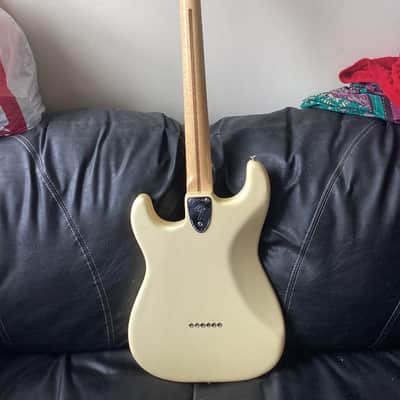 FENDER STRATOCASTER 1974-75 WHITE SUPER CLEAN ALL ORIGINAL EXAMPLE image 2
