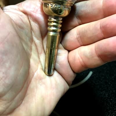 GOLD PLATED VINTAGE RUDY MUCK CUSHION 13C RIM CORNET MOUTHPIECE MID 1950'S VERY GOOD SHAPE ORIG FIN 90% APROX. image 15