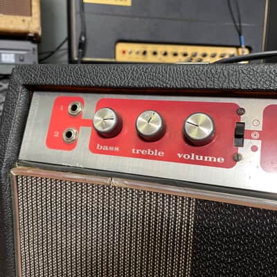 1970s Guild Maverick Combo Guitar Amplifier image 2