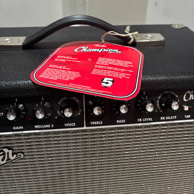 Fender Champion 40 2-Channel 40-Watt 1x12" Guitar Practice Amp 2013 - 2024 - Black image 2