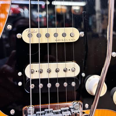 Fender American Ultra Luxe Stratocaster 2021 - Sunburst image 4