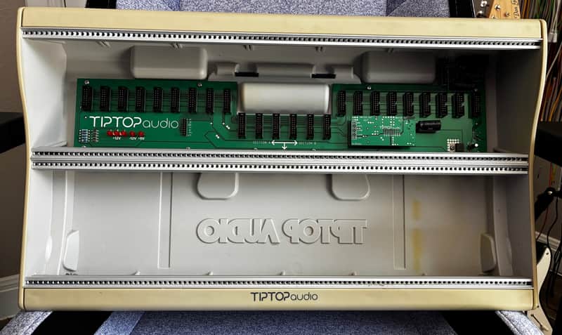 Tiptop Audio Mantis Eurorack Case 2020s - Grey/Blue